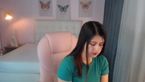 Snapshot of liss_black chatting on January 3, 12:29 pm Andrea online show from January 3, 12:29 pm
