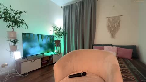 Lisa  online show from May 14, 7:12 pm