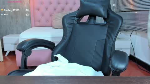 L I S S A  online show from March 27, 4:18 am