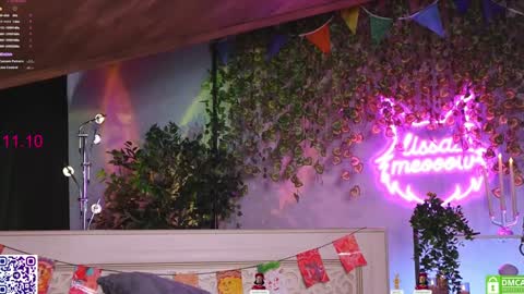 Snapshot of lissa_meooow chatting on October 11, 5:56 am your Liza again. Next stream Dec. 1 at 2 or 3 GMT online show from October 11, 5:56 am
