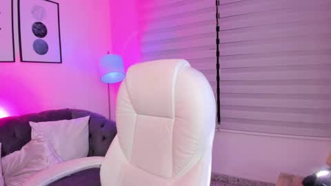 Snapshot of lissascarlett_1 chatting on September 19, 8:45 pm Lisssa online show from September 19, 8:45 pm