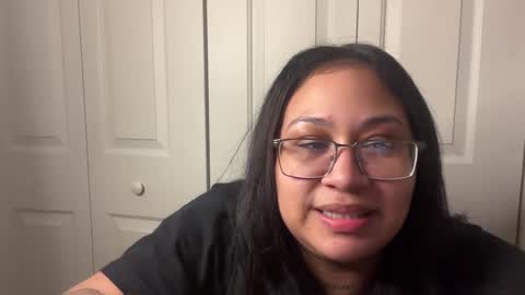 Snapshot of littldeath chatting on December 5, 7:21 am littldeath online show from December 5, 7:21 am