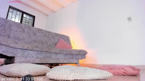 little___sophie online show from March 5, 8:21 am