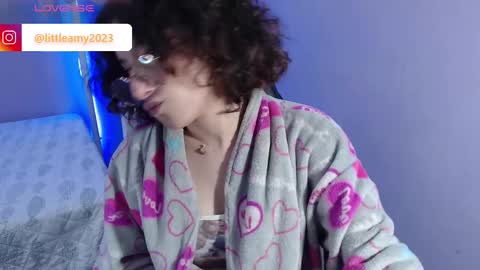 Snapshot of little__amy_ chatting on February 19, 5:27 am AMY online show from February 19, 5:27 am