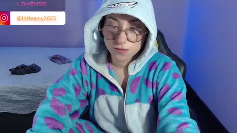 Snapshot of little__amy_ chatting on January 31, 6:14 pm AMY online show from January 31, 6:14 pm