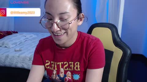 Snapshot of little__amy_ chatting on February 6, 2:33 am AMY online show from February 6, 2:33 am