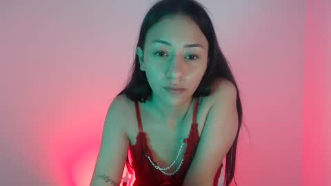 Snapshot of little_aphrodite2 chatting on October 11, 4:50 am Aliciaparaisss online show from October 11, 4:50 am