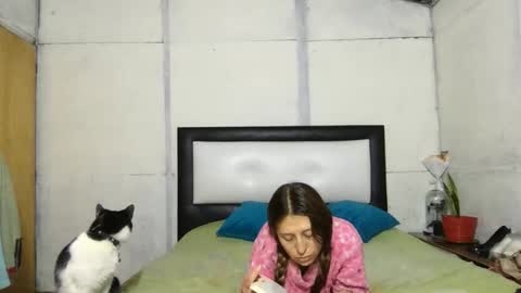 Snapshot of little_devil_diablita90 chatting on October 3, 12:24 pm Diablita online show from October 3, 12:24 pm