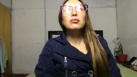 Snapshot of little_devil_diablita90 chatting on October 6, 1:56 am Diablita online show from October 6, 1:56 am