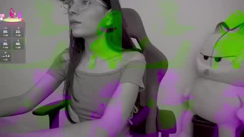 Help me reach 100 likes online show from September 27, 7:11 pm