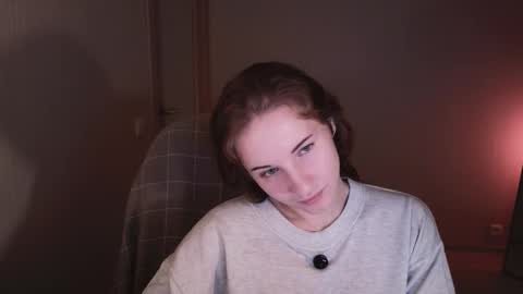 Snapshot of little_pretty_woman chatting on October 2, 7:45 pm little_pretty_woman online show from October 2, 7:45 pm