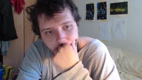 littlealien7 online show from October 31, 8:53 pm