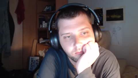 littlealien7 online show from November 12, 10:23 pm