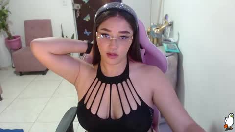 Snapshot of littleangelx_m chatting on February 25, 9:37 pm Daniela online show from February 25, 9:37 pm