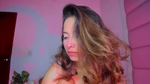 littlee_emma_ online show from September 10, 3:07 am