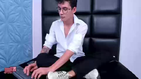 MAX online show from September 23, 2:00 pm