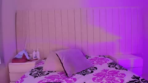 im olivia IG littleolivia01 online show from October 22, 1:57 pm