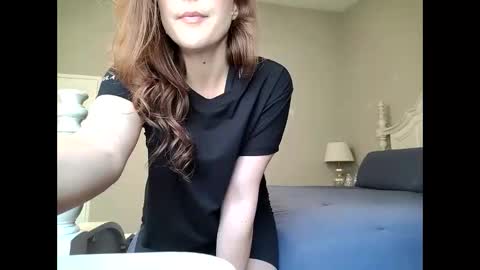 littlered_6969 online show from April 23, 8:10 pm