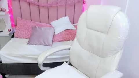  sofii  online show from March 6, 11:59 pm