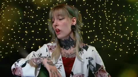 Niki  free tg channel with some photos gifs and info about streams  online show from February 3, 6:56 pm