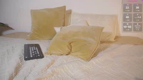 littletammy_ online show from May 31, 6:09 pm