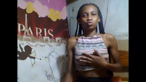 Snapshot of littleyanah chatting on October 1, 5:06 am yanah online show from October 1, 5:06 am