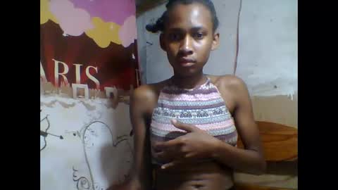 Snapshot of littleyanah chatting on October 3, 5:38 am yanah online show from October 3, 5:38 am