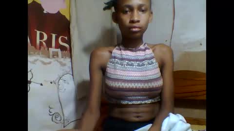 Snapshot of littleyanah chatting on October 2, 5:28 am yanah online show from October 2, 5:28 am