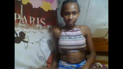 Snapshot of littleyanah chatting on September 25, 9:00 pm yanah online show from September 25, 9:00 pm