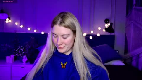 Snapshot of liv_fay chatting on March 2, 7:45 pm Liv 3 online show from March 2, 7:45 pm
