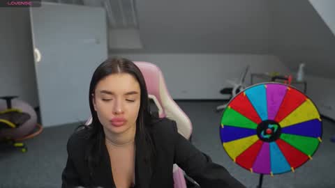 Sheryl online show from February 17, 12:48 pm