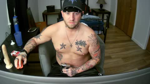 livingpuddle online show from April 21, 7:26 am