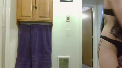 Liv Mirage online show from November 11, 2:03 am