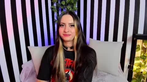 Liz  online show from January 6, 2:32 pm