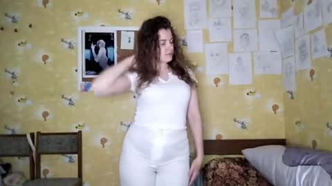 Molly online show from June 1, 3:46 pm
