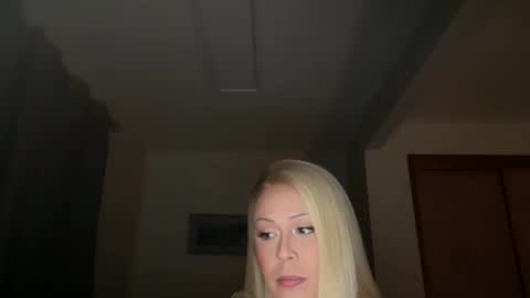 Liz Purr online show from November 25, 3:44 pm