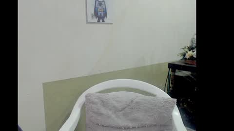 Snapshot of lizz1305 chatting on December 3, 4:55 pm lizz1305 online show from December 3, 4:55 pm