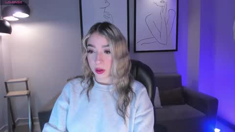 Lizz online show from November 23, 4:10 am