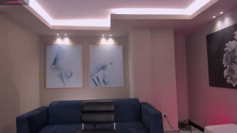 Lizzi  online show from March 14, 4:11 pm