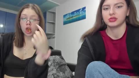 lizzi_muur online show from February 15, 4:56 pm