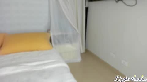 Snapshot of lizzieamber chatting on February 26, 9:12 am lizzieamber online show from February 26, 9:12 am
