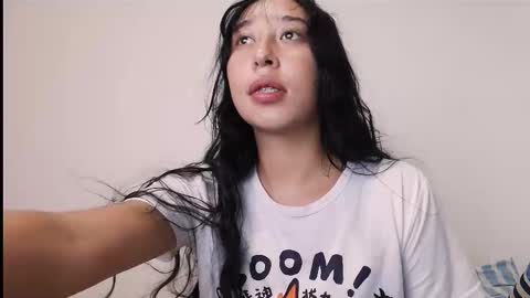 Snapshot of lizzy_kawuaii chatting on September 14, 1:52 am lizzy online show from September 14, 1:52 am