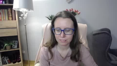 Lizzy online show from March 25, 5:36 am