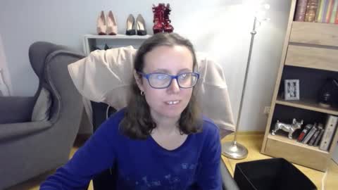 Lizzy online show from October 16, 5:07 am