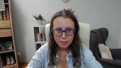 Lizzy online show from July 7, 4:25 am