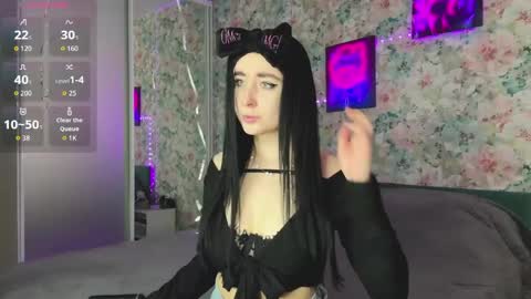 Lizzy 3 online show from April 12, 10:30 am