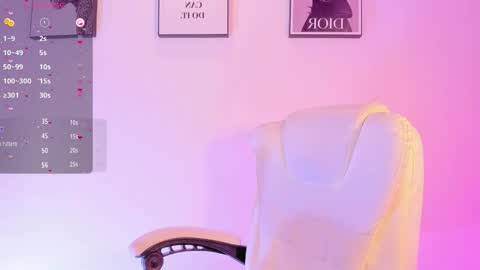 lizzyponcee online show from December 18, 10:21 am