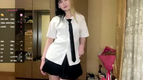 Lana online show from April 10, 9:30 pm