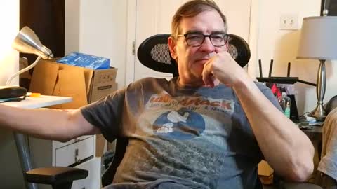 Snapshot of lngdickdaddy chatting on September 13, 10:56 pm LongDick Daddy online show from September 13, 10:56 pm