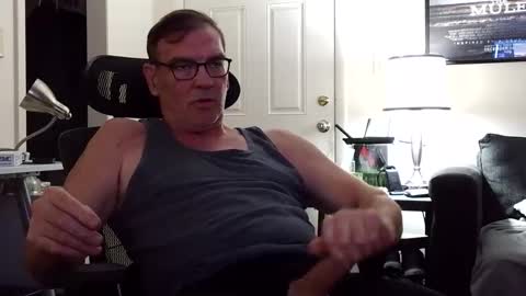 Snapshot of lngdickdaddy chatting on September 27, 11:46 pm LongDick Daddy online show from September 27, 11:46 pm
